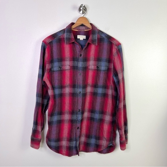 Aritzia | Golden by TNA Plaid Flannel Button Down Shirt - Picture 1 of 11